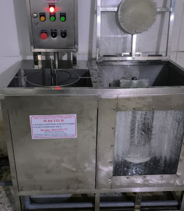 Máy rửa bình 02
