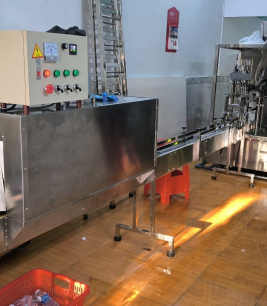 Máy chiết rót 01